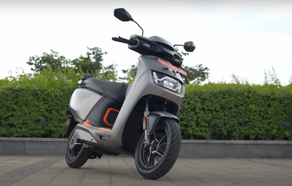 Hero Vida VX2 Electric Scooter दमदार लुक सिर्फ १,००,००० रुपये