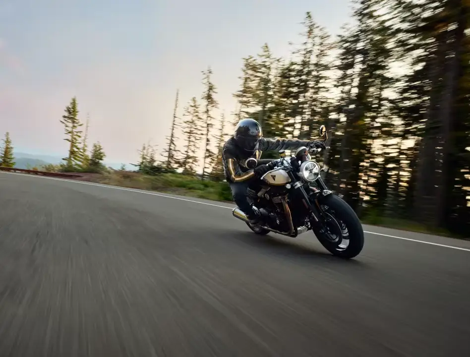 Triumph Speed Twin 1200 Cafe Racer Edition